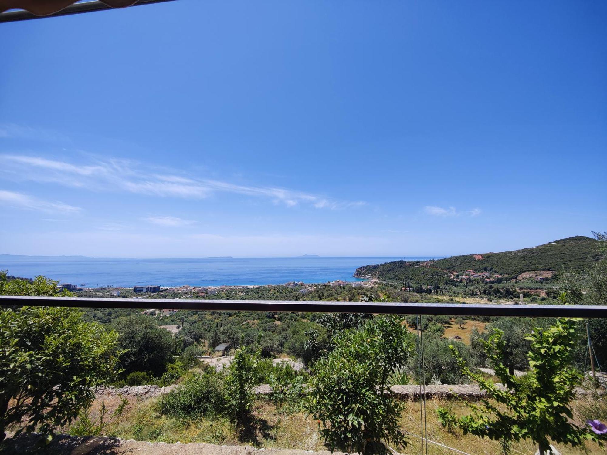 Lofos Himare